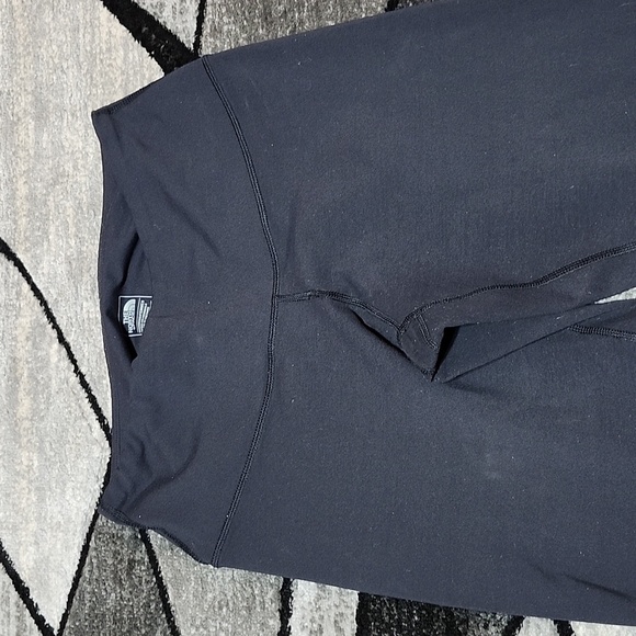 THE NORTH FACE FLASHDRY BLACK LOGO POCKET CAPRI LEGGINGS LARGE - Picture 2 of 13